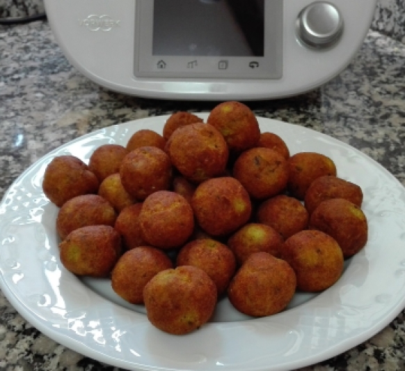 Albóndigas de pescado con caldo con Thermomix®