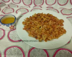 Step <p>Cuela el ajo a través de un colador con un bol debajo y deja enfriar. Utiliza a tu conveniencia.<br /><br /><br /><br /><br />
</p><p><br /><br /><br /><br /><br />
</p><p>Y el aceite puede servirte para tostadas o freirte un huevo. Esta delicioso.</p> illustration