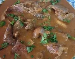 Step <p>Pon la harina en un bol y e enharinando y sacudiendo los filetes el exceso de harina, Reserva</p> illustration