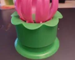 Step <p>Coloca la calabaza limpia y cortada en trozos en el recipiente Varoma.</p> illustration