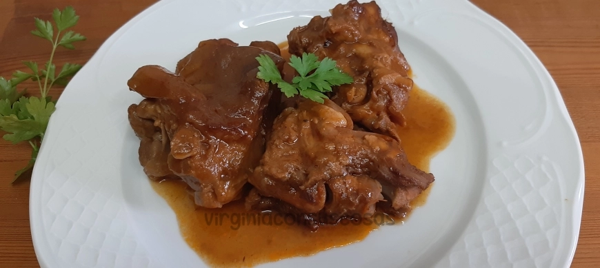 MANITAS DE CERDO GUISADAS EN SALSA DE AVELLANATE CON Thermomix