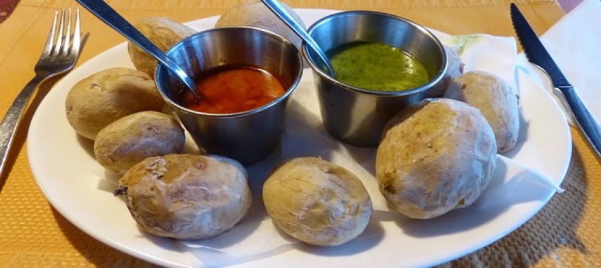 PAPAS ARRUGAS CON MOJO VERDE Y MOJO PICON CON THERMOMIX