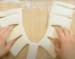 Step <p>Pon en el vaso los 4 dientes de ajo y 30 g de aceite.</p><p>Pica 3 seg/vel 7 y sofríe 5 min/120°C/vel 1.<br></p><p><br></p><p><br></p> illustration