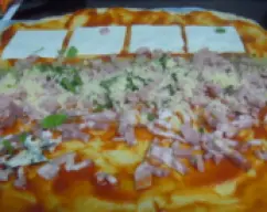 Step <p>Pon en el vaso el agua tibia, el aceite y la levadura Y 5 seg. vel.5<br /><br /><br /><br /><br /><br /><br /><br /><br />
</p><p><br></p> illustration