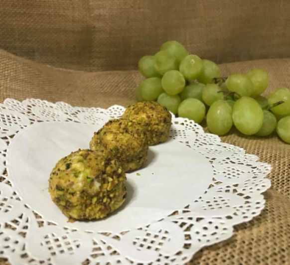 Aperitivo de queso de cabra, uvas y pistachos con Thermomix®
