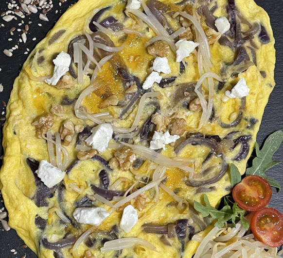 Frittata al vapor con queso de cabra y cebolla caramelizada con Thermomix®