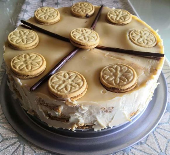 Tarta de galletas de chocolate y chocolate blanco