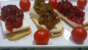 Mermelada de Tomate,Confitura de pimientos y Cebolla Caramelizada