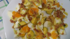 Huevos Duros en Salsa Verde